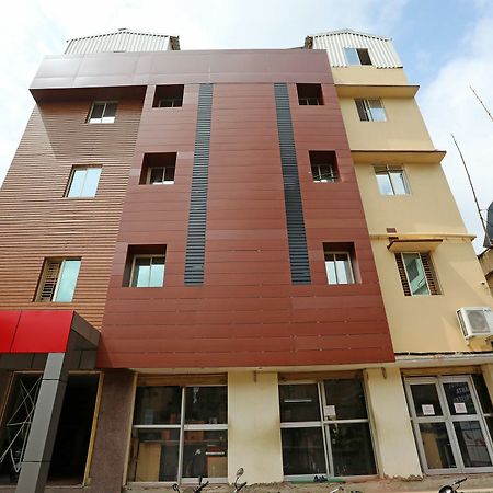 Отель Oyo 13528 Kumud Plaza Бхубанешвара Экстерьер фото